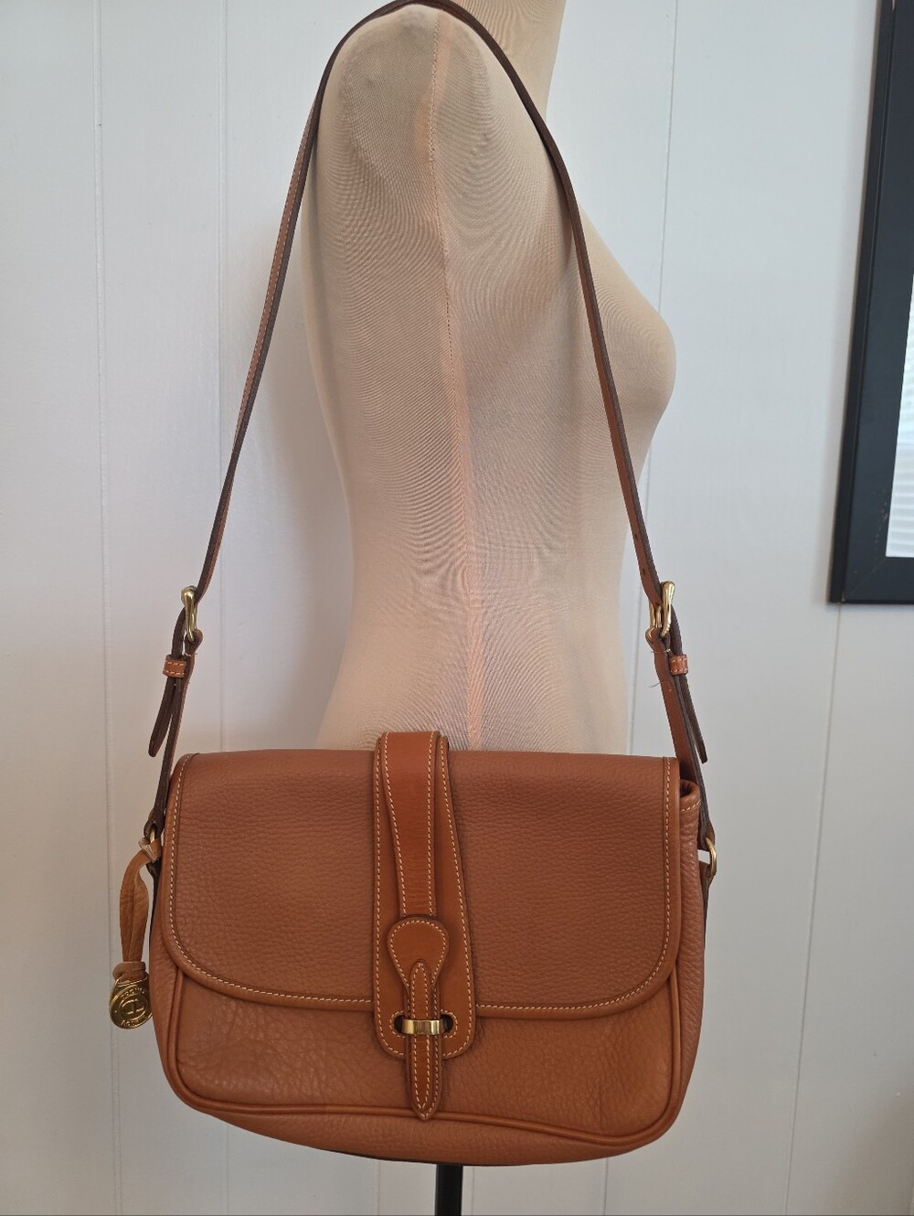 Dooney + Bourke Equestrian Bag Tan Pebbled Leather Solid Brass Hardware